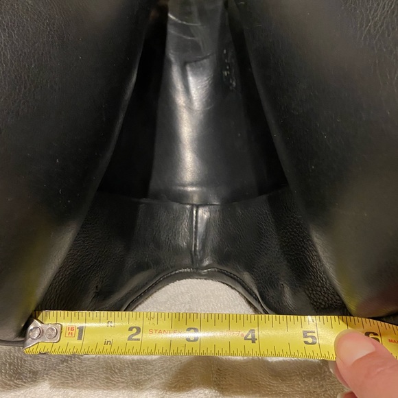 Custom Saddlery Steffen’s Advantage Dressage Saddle 17.5 M - Picture 14 of 16